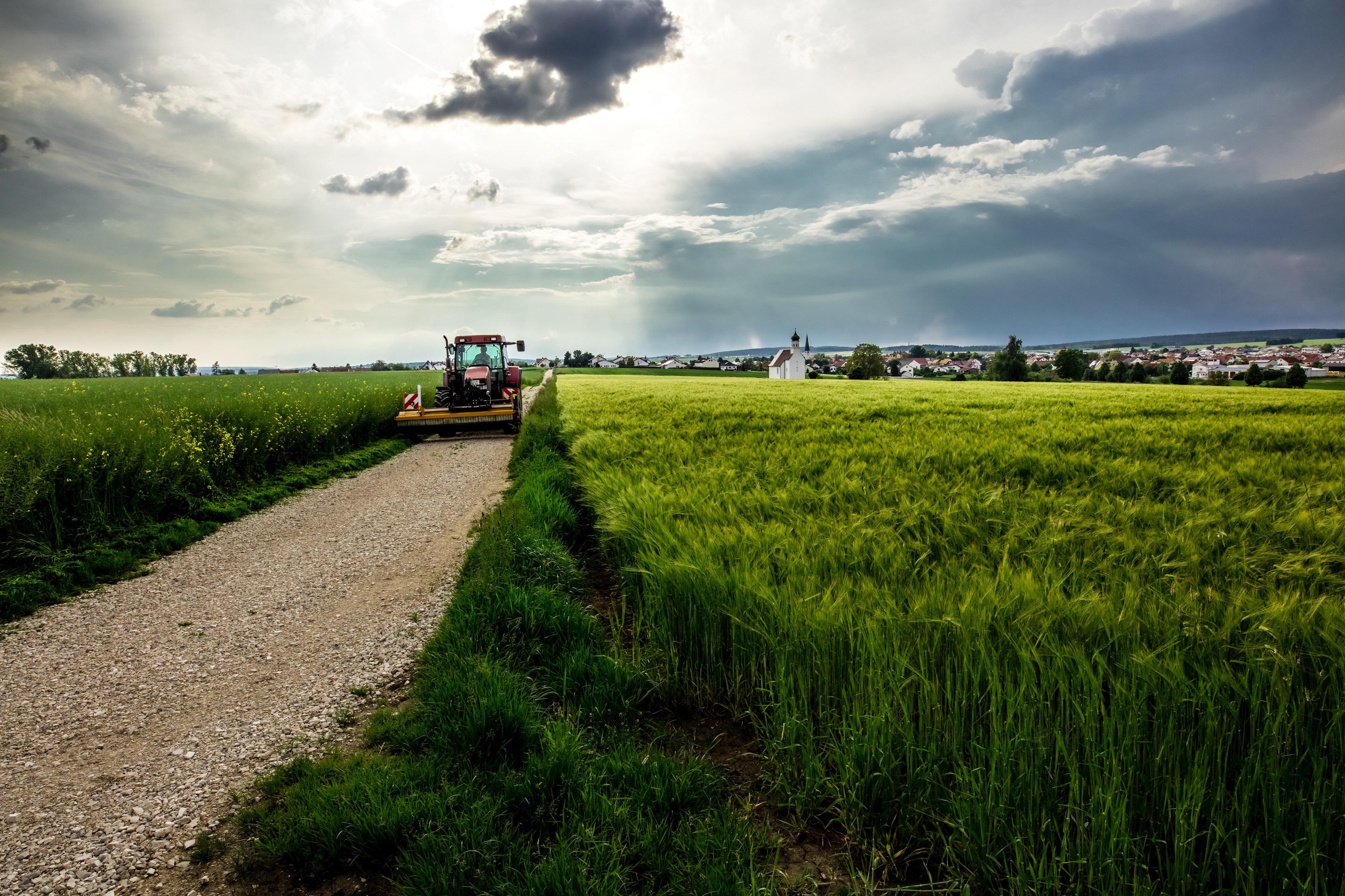 Eitensheimer Flur mit Traktor