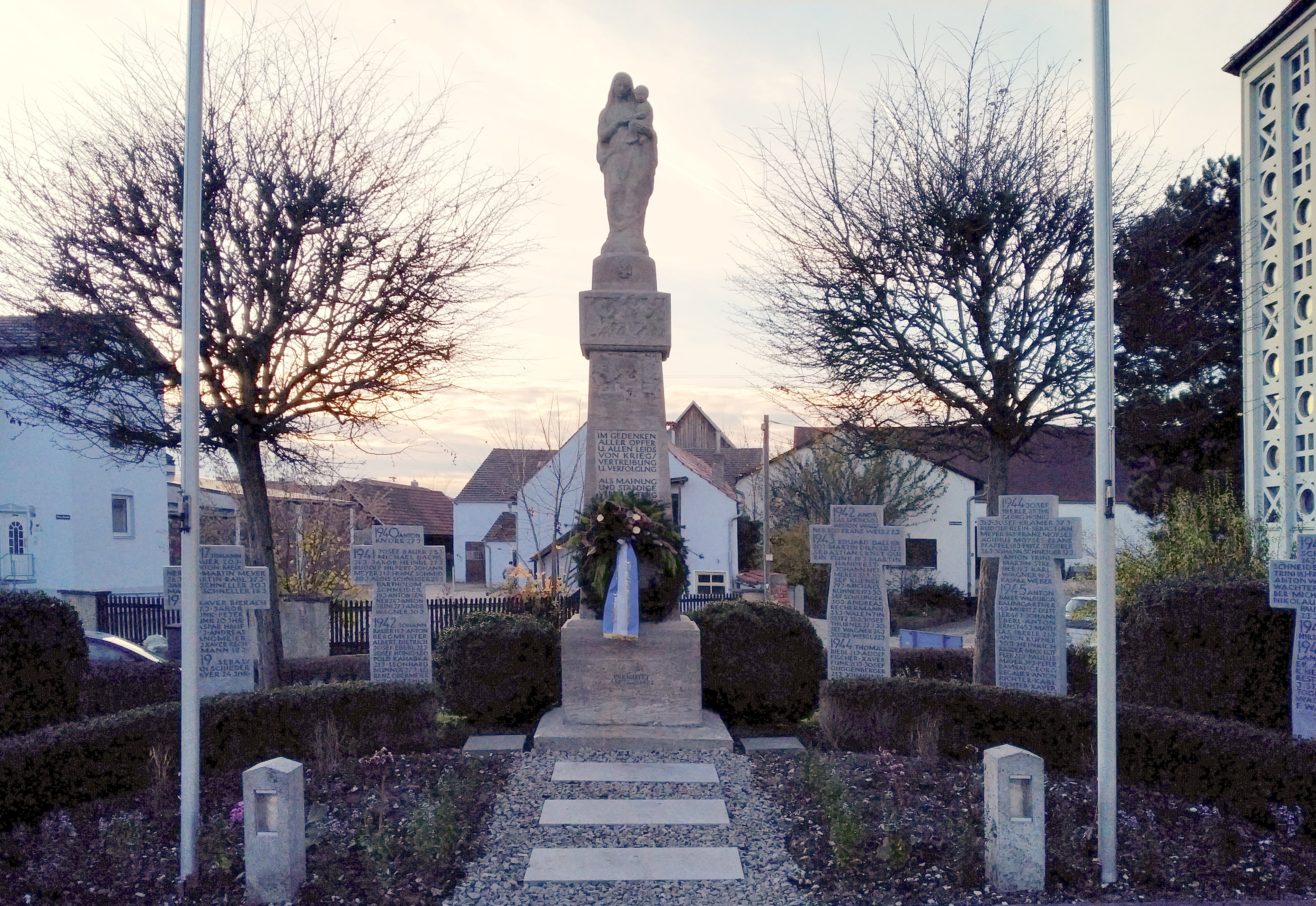 Kriegerdenkmal erstrahlt in neuem Glanz