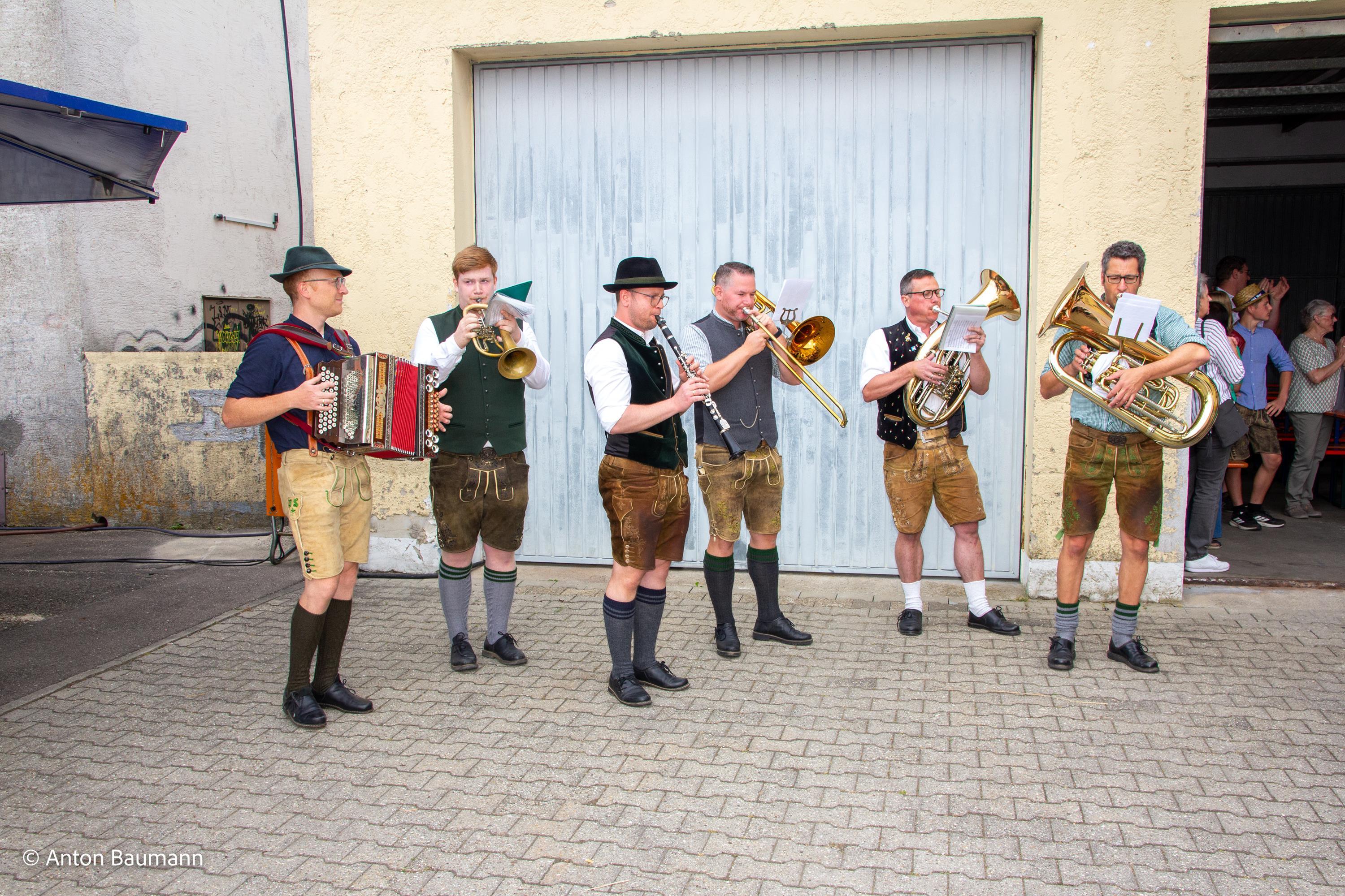 Die Gaudinockerl umrahmten das Fest musikalisch